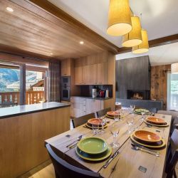 The Dining and Kitchen area in Apartment Aspen Park 61 Meribel