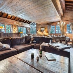 The large living and dining areas in Chalet Colorado Meribel