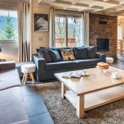 The Living and dining area in Chalet Cedre Blanc Meribel