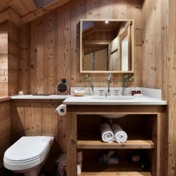 A Bathroom in Chalet Trois Ours Meribel Centre
