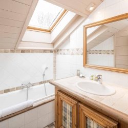 A Bathroom in Chalet Brioche, Meribel