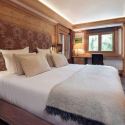 A Bedroom in Chalet Trois Ours Meribel Centre
