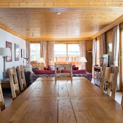 The dining area in Apartment Grand in Meribel Centre