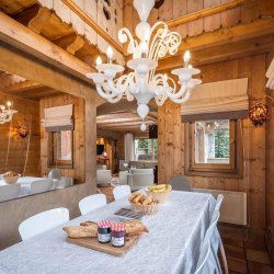 The lovely Dining area in Chalet Brioche Meribel