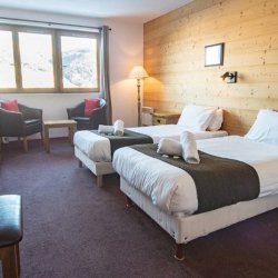 A Double bedroom without balcony in Hotel Le Montana in La Tania