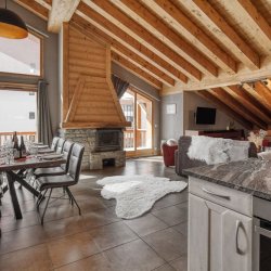 The spacious Dining and Living area in Chalet Sabot Penthouse in Val Thorens