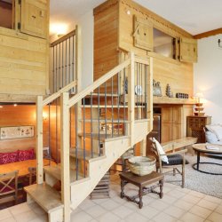 The living and dining areas in Apartment Petaru in Meribel Centre
