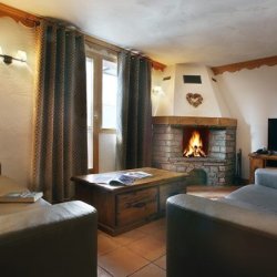 The Living area in one of the apartments of Chalet des Neiges Plein Sud Val Thorens