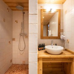 A Shower room in Chalet Noella Val Thorens