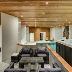 The Spa area with pool and Jacuzzi at Hotel Le Montana in La Tania