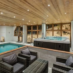 The Spa area with pool and Jacuzzi at Hotel Le Montana in La Tania