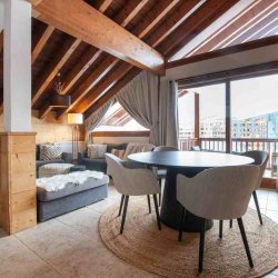 The spacious Living area in Chalet Chloe Val Thorens
