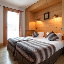 A Twin bedroom in Chalet Noella Val Thorens