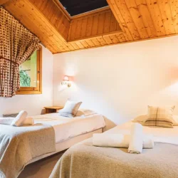 One of the twin bedrooms in Chalet Virage in Meribel Centre