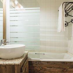 One of the bathrooms in Chalet Libra in Val Thorens