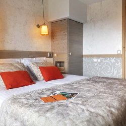 One of the apartment Double bedrooms in Residence L'Hevana Meribel