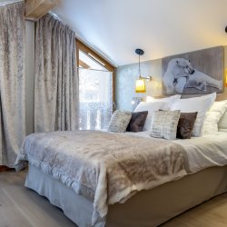 One of the apartment Double bedrooms in Residence L'Hevana Meribel