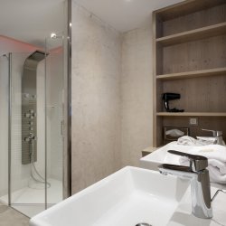 A Shower room in Apartment Residence L'Hevana Meribel