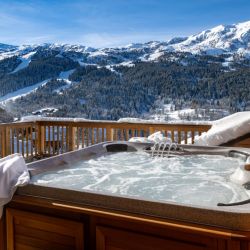 An Outdoor Hot Tub at Residence Falcon Lodge Meribel