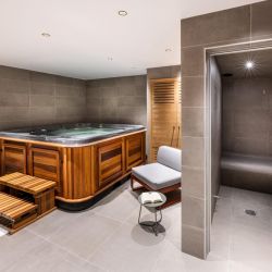 Hot Tub and Wellness area in Residence Falcon Lodge Meribel