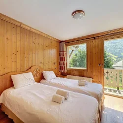 A Twin Bedroom in Chalet Serpolet Meribel