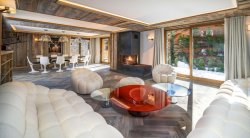 The spacious and comfortable living and dining areas in Chalet Apartment L'Ours Rouge Meribel Village The spacious and comfortable living and dining areas in Chalet Apartment L'Ours Rouge Meribel Village